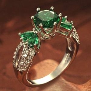 Exquisite Emerald Crystal 925 Sterling Silver Ring